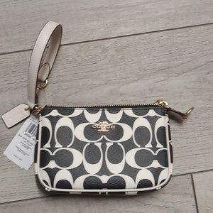 Coach clutch/wristlet
